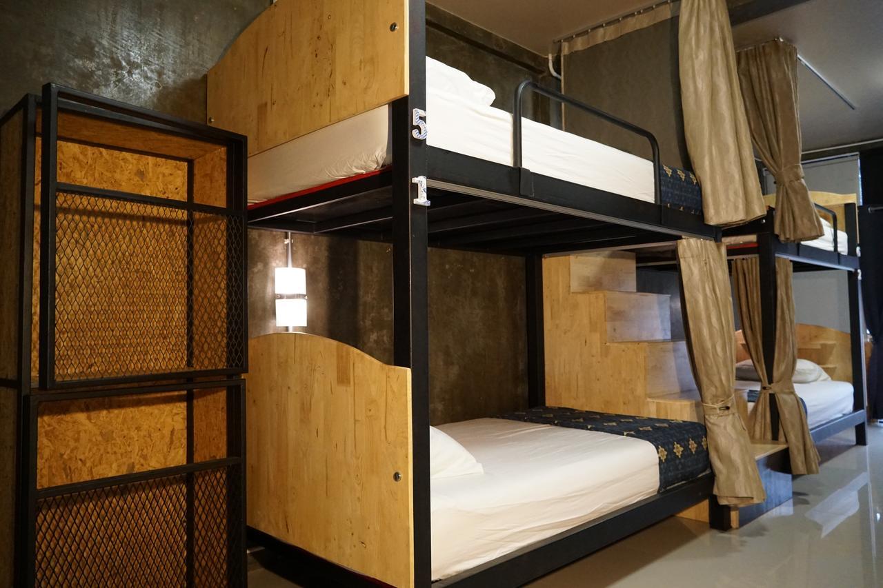 Club76 Bunk Bed. (Adults Only) Hotel Chiang Mai Buitenkant foto